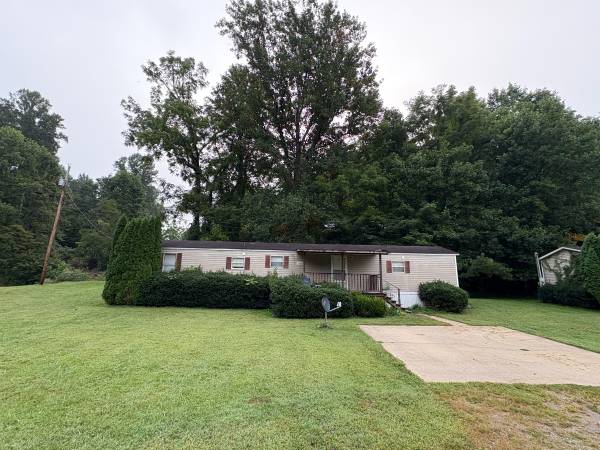 $925 / 2br - 900ft2 - Sylva 2B 2B singlewide $925 (Sylva)64029374079489120