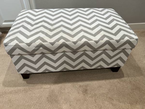 Ottoman - Chevron pattern 1
