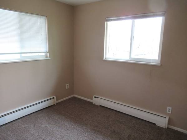 $925 / 2br - 750ft2 - 2610 King Street Unit 4 (Colorado Springs)63687049915009124
