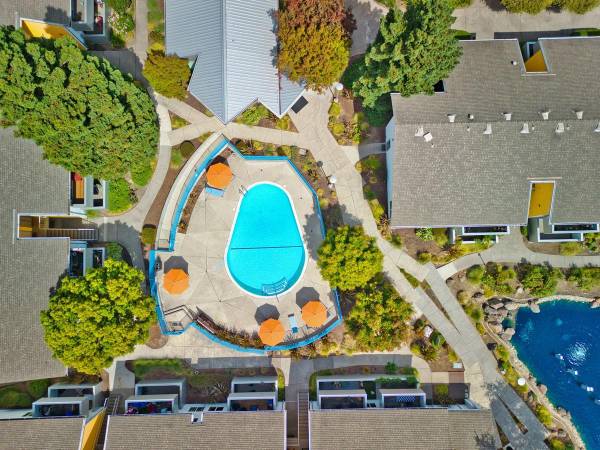 $2,006 / 2br - 900ft2 - Spectacular Views Available, Courtesy Patrol Service (san leandro)63994101319170124