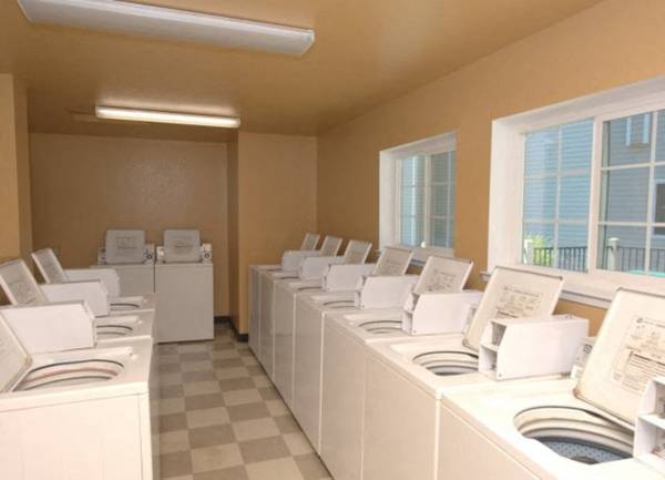$1,862 / 1br - Courtesy Patrol, Dishwasher, Clubhouse (1720 South Depot Road, Santa Maria, CA)63663974168195122