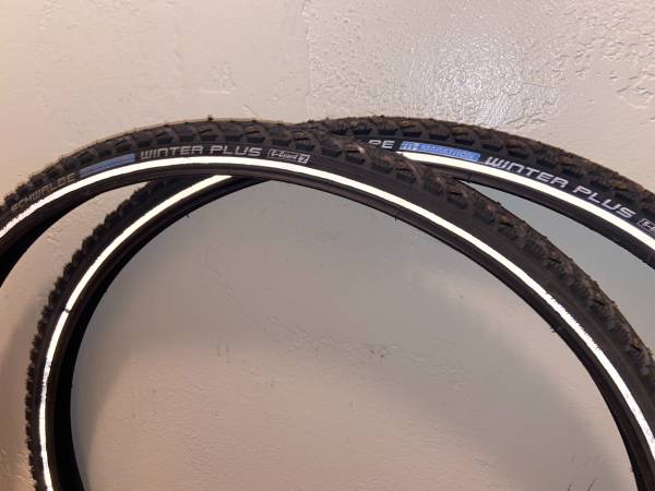 Pair 700 x 35 Schwalbe Winter Plus Bicycle Tires 1