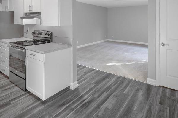 $2,290 / 2br - 1088ft2 - Lovely 2 Bedroom With A Balcony and Beautiful Views! (Reed College)63777384983171120