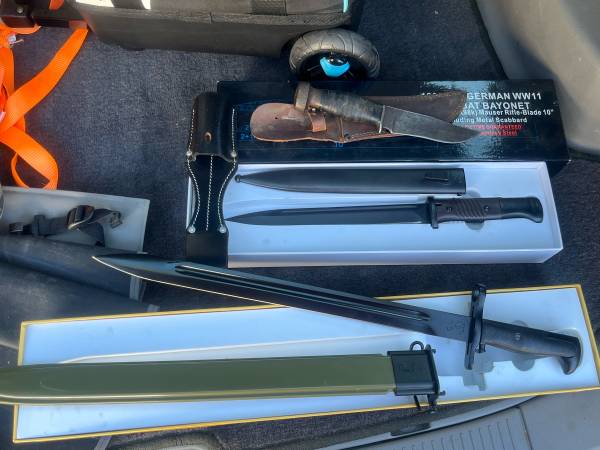 Garand + K98 bayonet + fighting knife 1
