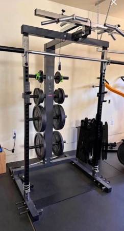 Great condition Ironsmaster smith machine and rack. Includes pullup at 1