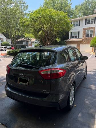 🌀 2015 Ford C-Max Hybrid – Un solo propietario – 105k millas – Funciona – Necesita transmisión - $3,800 (Alpharetta)63620134209155122