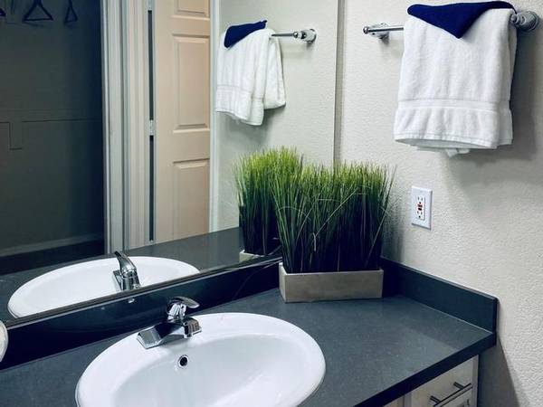 $1,419 / 1br - 850ft2 - Ideal Location, 1 BR/1 BA with Frost-Free Refrigerator, High Speed (Phoenix)64024822733826121