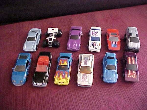 12 VINTAGE HOT WHEEL CARS 1