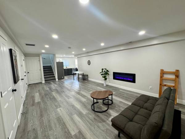 $1900.00 / 2br - Exclusive Private Basement in Midvale63674363674369124
