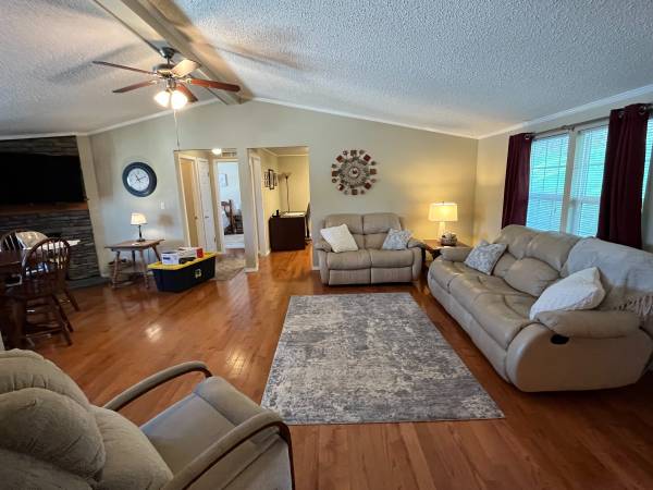 $199,500 / 3br - 1500ft2 - 3 bed 2 bath home (Bristol)64193137779459120