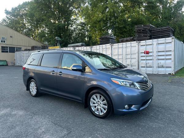 2017 Toyota Sienna Limited AWD - $17,900 (Staten Island)63469911536129123