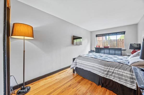 $1,800,000 / 8br - 3100ft2 - Fully Renovated Corner Brick 3 Family w/ Garage in Middle Village! (Middle Village)63874850684547124