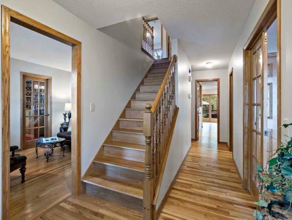 $800 / 5br - 4800ft2 - Habitación privada espaciosa en casa de 4800 pies cuadrados (Burnsville, Apple Valley)63868703444993120