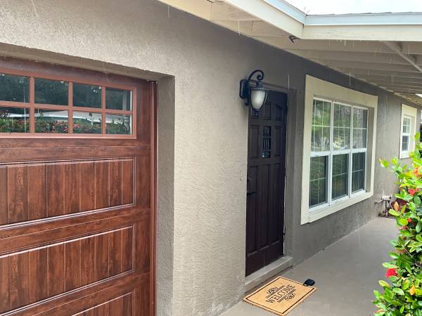 $2,190 / 2br - Great location Remodeled 2 Bedroom 1 Bathroom Minutes from Beaches !!! (Seminole)63980540860802121