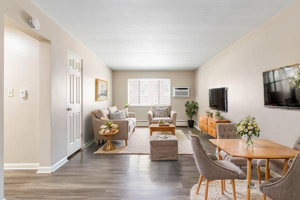 $1,545 / 2br - 800ft2 - Your Spellbinding New Space – 2BR in the Heart of Littleton 🎃 (Littleton)63973357119874120