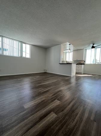 $2,300 / 2br - 720ft2 - MOVE IN READY! Half Off 1st Month's Rent (Normal Heights)63865931837057123