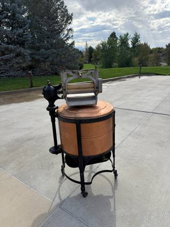 Vintage clothes washer 1