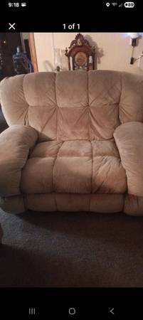 Sag Green "cat napper" recliner like new!! 1