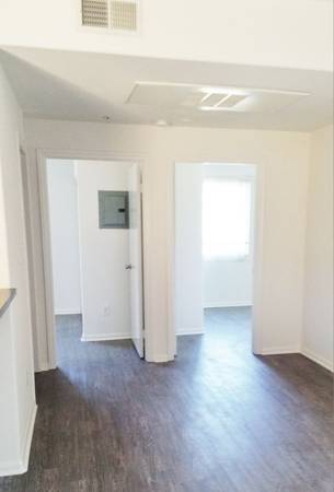 $2,495 / 2br - 900ft2 - Modern 2 Bed 2 Bath, Central A/C, Parking for 2 cars (Silver lake adjacent)63952932688514124