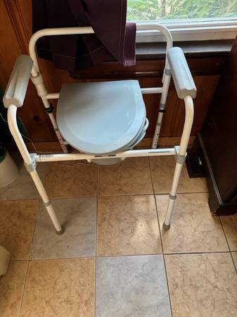 Handicapped toilet chair 1