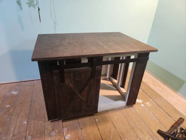 Mesa lateral de caseta para perro rústica - $150 (Chetek)63471096097923122