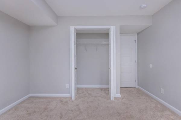 $1,672 / 1hab - 690ft2 - ¡Refugio Tranquilo con Pisos de Lámina de Vinilo y Balcón! 🌿 (2246 N Beauregard St, Alexandria, VA)63822293913601122
