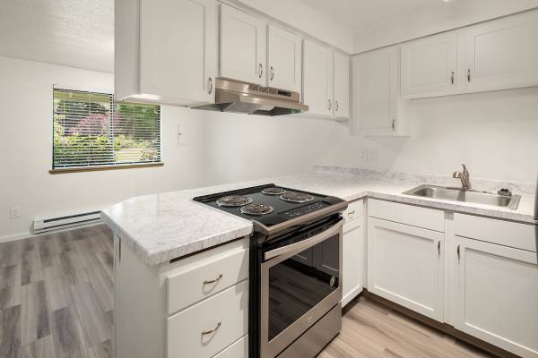 $1,696 / 2br - 986ft2 - $500 off the first full month of rent in this gorgeous home! (Tualatin)63956647494658122
