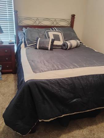 Queen Comforter Set 7 Piece  Drk Blue Gray Blue and Off White 1