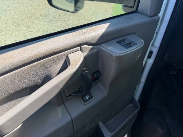 2019 Chevrolet 3500 EXPRESS - Photo 14