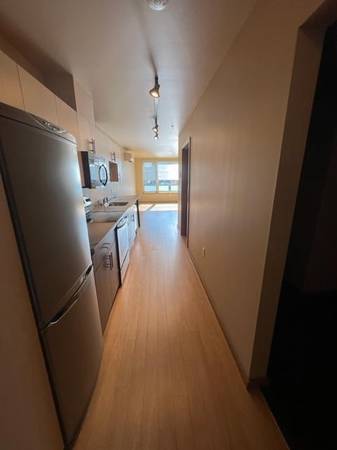 $1,873 / 1br - 581ft2 - ¡Siente el pulso de la ciudad - ¡Justo fuera de tu puerta principal! (Queen Anne, South Lake Union)63808059598209121