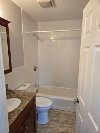 $2,750 / 2br - 800ft2 - NO FEE! Granite, Stainless! PARKING! Laundry! Walk to Tufts, Clean! (Medford)63620219513601123