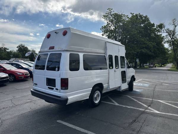 2005 Ford E-Series E 350 - Photo 8