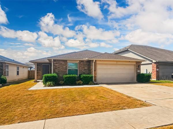 This is just too easy! Home in Manor. 4 Beds, 2 Baths 1