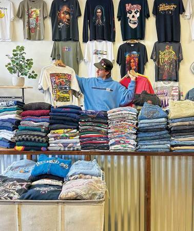 !! BUYING YOUR STUFF !! 1