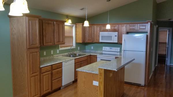 $1,900 / 2br - 910ft2 - Single Family in Kill Devil Hills (Kill Devil Hills)63862069943811124