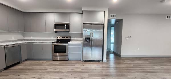 $3150.00 / 2br - 1230ft2 - Van Nuys APT 2 habitaciones, 2 baños, 2 plazas de aparcamiento.63876484927617120