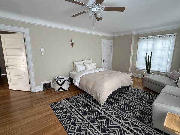 Available 1/17 - Large Master Bedroom, Shared Bathroom - $1250 1