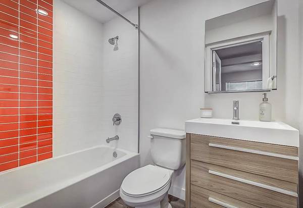 $949 / 285ft2 - Upgrades Everywhere, Incredible Value, Pets Welcome (Downtown Las Vegas)63907026723331123