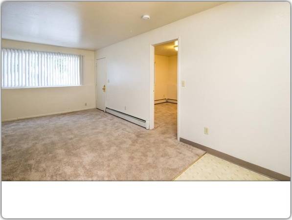 $1,303 / 1br - 580ft2 - Gorgeous South Side 1 Bed / 1 Bath near public transportation (Anchorage - South West Near Jewel Lake)63991795169922120