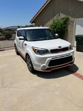 Edición limitada Kia Soul zona roja 2014 - $5800 (Walnut ca.)63615976352641123