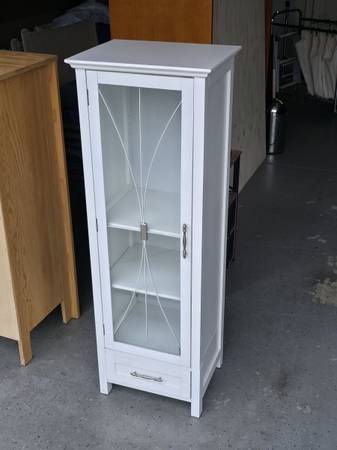 Cabinet 1