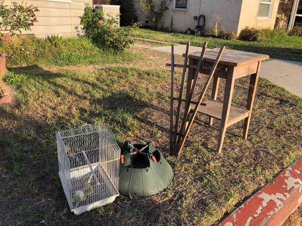 Free stuff on curb 1