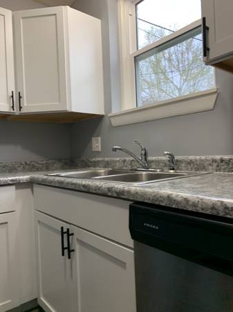 $1050.00 / 2br - 725ft2 - Cozy 2 Bed/1 Bath Unit in Omaha | $1050/mo | Available 09/30/202564021006767745122