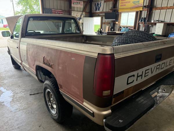 1988 Chevy 1500 - $1,200 (Bement)63625039826817124
