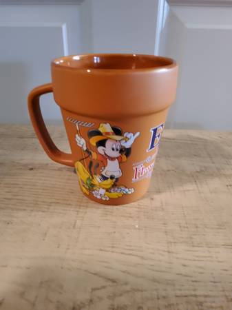 Disney Epcot 2004 Flower and Garden Festival Mug 1