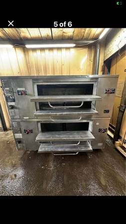 BEST SERIOUS CASH OFFER BAKERS PRIDE DS-805 4 PIE NAT GAS PIZZA OVEN 1