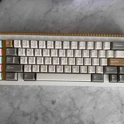 Aeroboard 70 Custom Mechanical Keyboard – Warm White 1