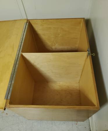 Wood Storage Box for blankets / clothes 1