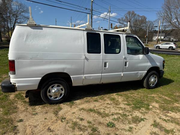 Furgoneta Ford E250 2013 - $3.900 (Woodstock)63621080484483121