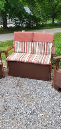 Outdoor pallet furniture - $175 (Henniker)63470910214275122